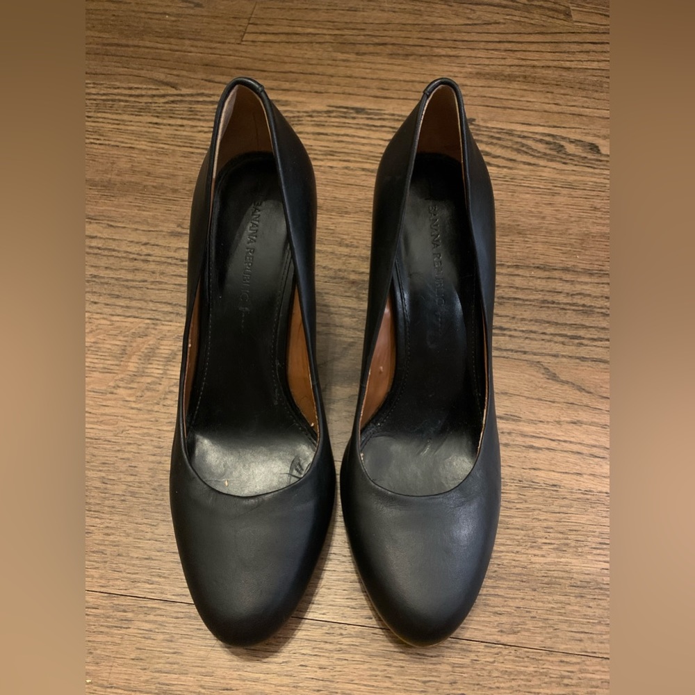 Banana Republic tortoise shell heel